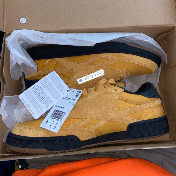 Reebok shoes - Picture 1 of 5